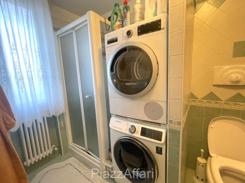 ==== >>>> PREZZO RIBASSATO <<<< ====

Proponiamo in vendita aggiornatissima porzione di bifamilia...