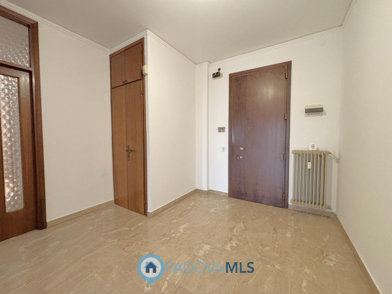 Immobile in esclusiva al Gruppo Padova MLS In bella posizione residenziale, proponiamo appartamen...