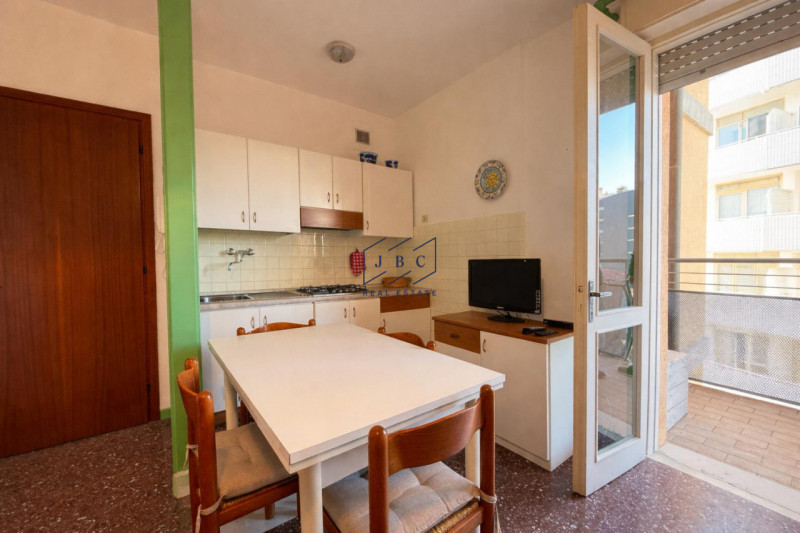 LIGNANO SABBIADORO- (UD)
Proponiamo in vendita un accogliente appartamento bilocale situato nella...