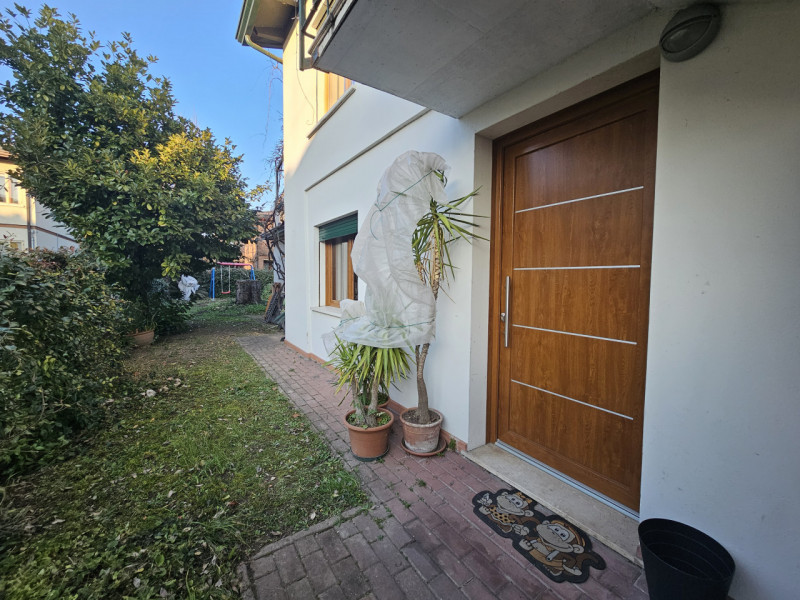 APD450 - Madonna Pellegrina: Situato nel cuore del quartiere, questo affascinante appartamento di...