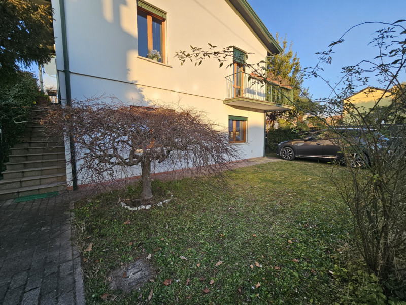 APD450 - Madonna Pellegrina: Situato nel cuore del quartiere, questo affascinante appartamento di...