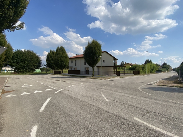 Riese Pio X: nella frazione di Poggiana proponiamo alla vendita una porzione di bifamiliare, di n...