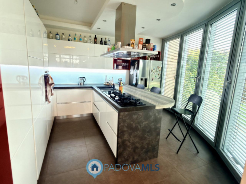 Immobile in esclusiva al Gruppo Padova MLS
BAGNOLI DI SOPRA:
Una posizione ideale per chi cerca s...