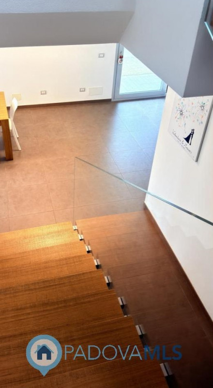 Immobile in esclusiva al Gruppo Padova MLS
BAGNOLI DI SOPRA:
Una posizione ideale per chi cerca s...