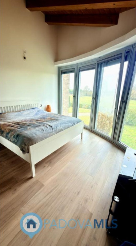 Immobile in esclusiva al Gruppo Padova MLS
BAGNOLI DI SOPRA:
Una posizione ideale per chi cerca s...