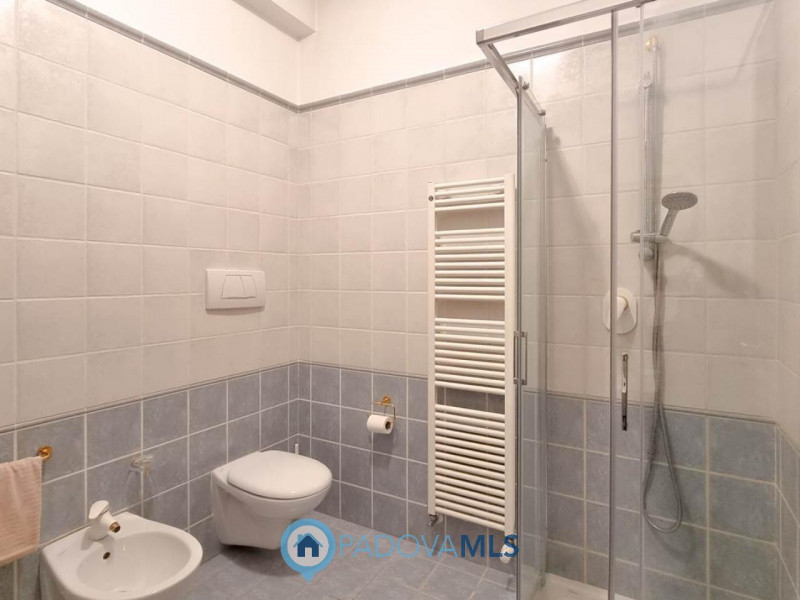 Immobile in esclusiva al Gruppo Padova MLS
Nel pieno centro storico di Padova, al terzo piano ser...