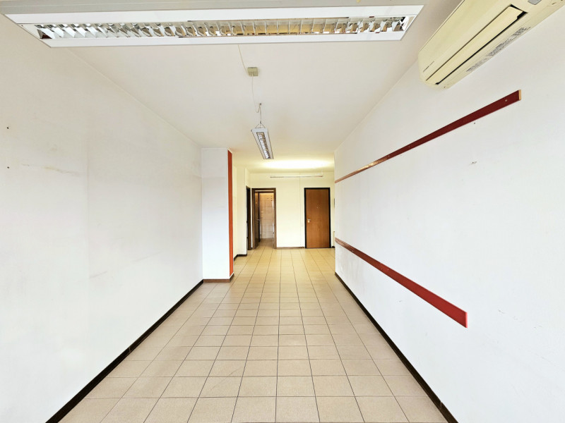 Proponiamo in vendita a Cadoneghe, nella servitissima zona di Mejaniga, appartamento ubicato all’...