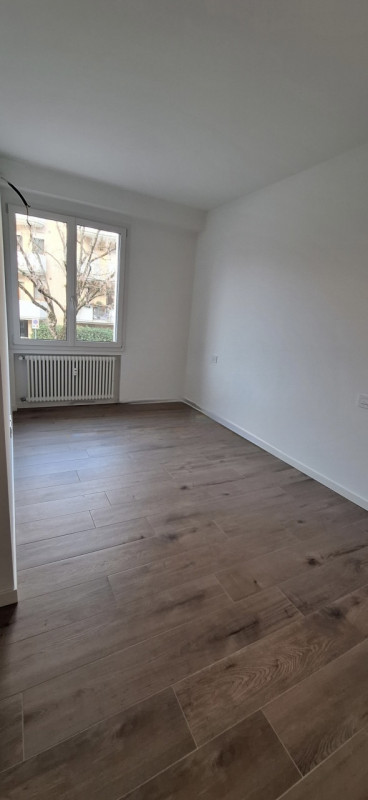 (Per INFO Cristina 3389226442) A Padova, in una laterale di via Beato Pellegrino, sito in palazzi...