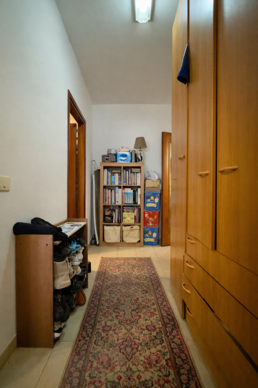 In contesto residenziale tranquillo, all’interno di una via chiusa, proponiamo appartamento al pr...