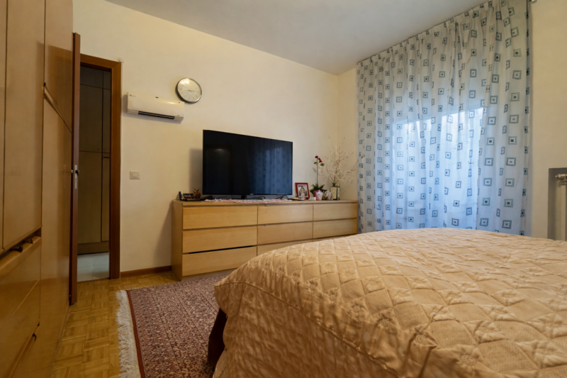 In contesto residenziale tranquillo, all’interno di una via chiusa, proponiamo appartamento al pr...