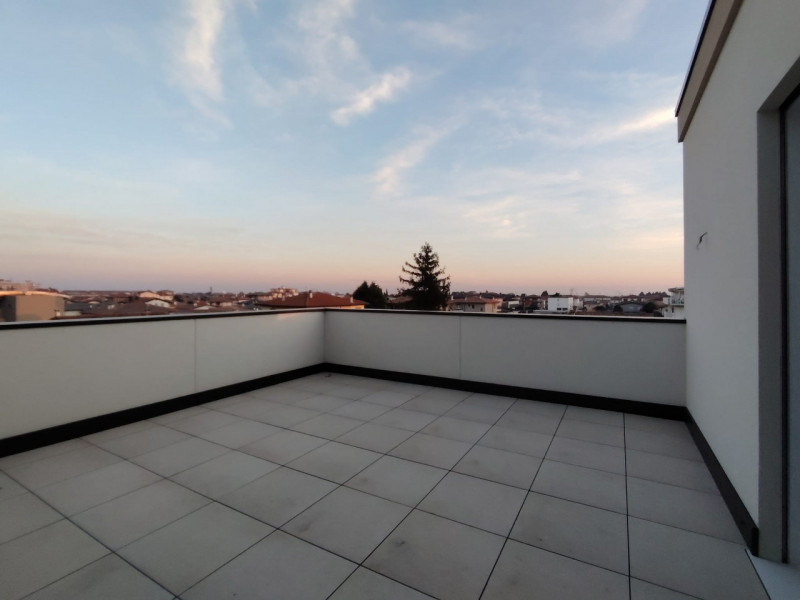 Ultimo attico disponibile! Splendido, con tutti i comfort possibili. Luminoso, curati e ben proge...