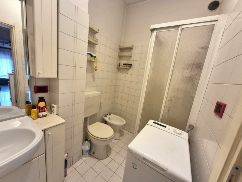 Proponiamo in esclusiva un luminoso e spazioso appartamento situato nella rinomata zona di Porta ...