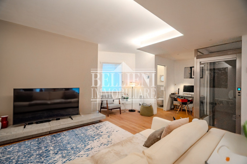 SANTA LUCIA - In posizione semicentrale, a ridosso delle mura di Porta Santa Lucia, proponiamo un...