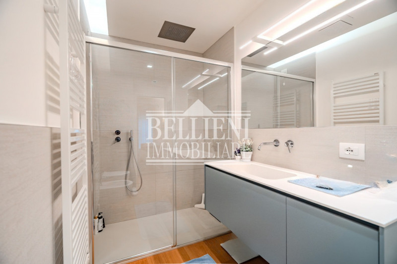 SANTA LUCIA - In posizione semicentrale, a ridosso delle mura di Porta Santa Lucia, proponiamo un...