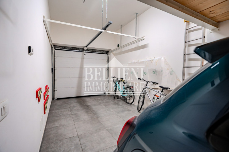 SANTA LUCIA - In posizione semicentrale, a ridosso delle mura di Porta Santa Lucia, proponiamo un...