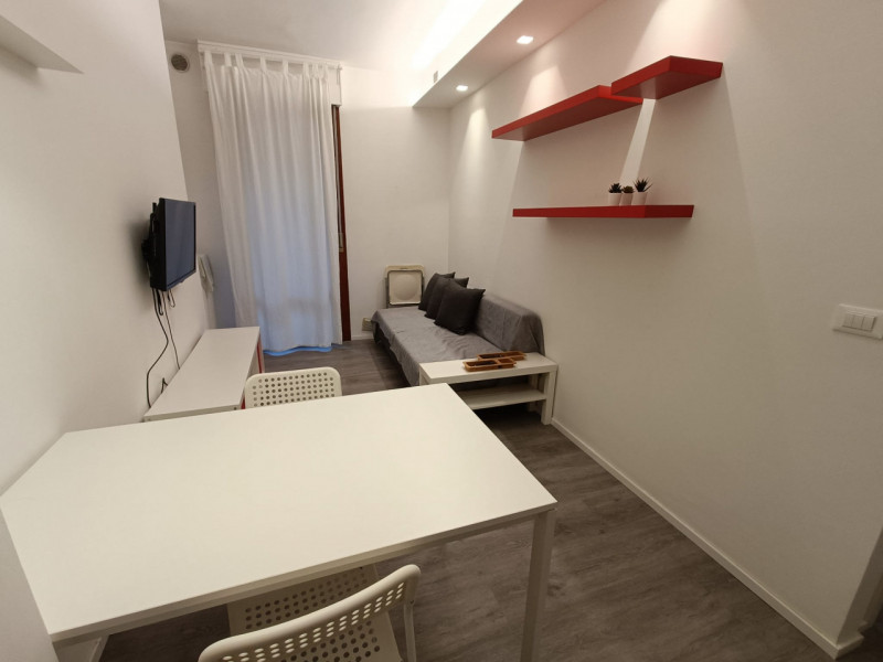 Proponiamo in esclusiva un moderno bilocale di circa 45 mq situato nel cuore della zona Facciolat...