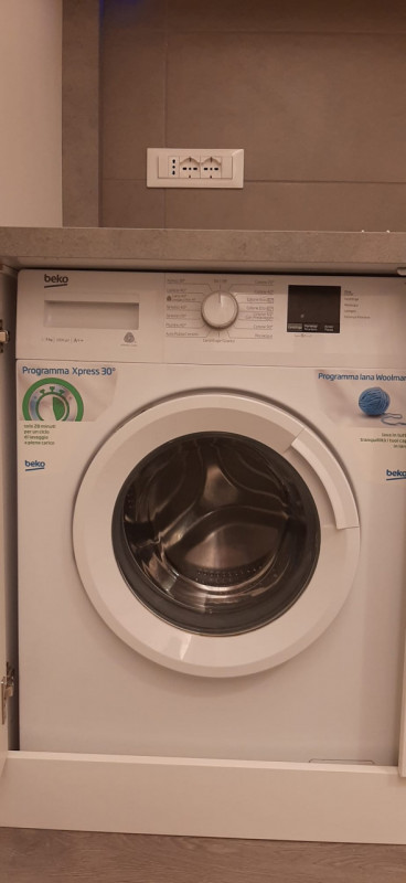 Proponiamo in esclusiva un moderno bilocale di circa 45 mq situato nel cuore della zona Facciolat...