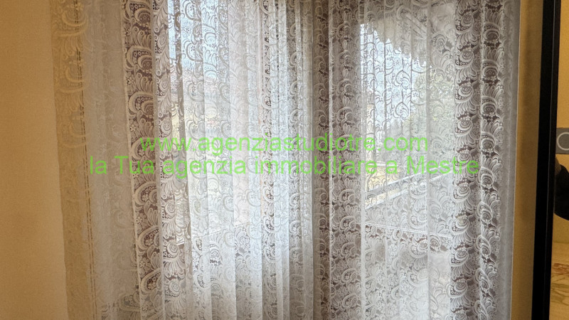 Proponiamo in esclusiva condivisa, nel cuore di Mogliano Veneto – zona via Roma, un raffinato app...