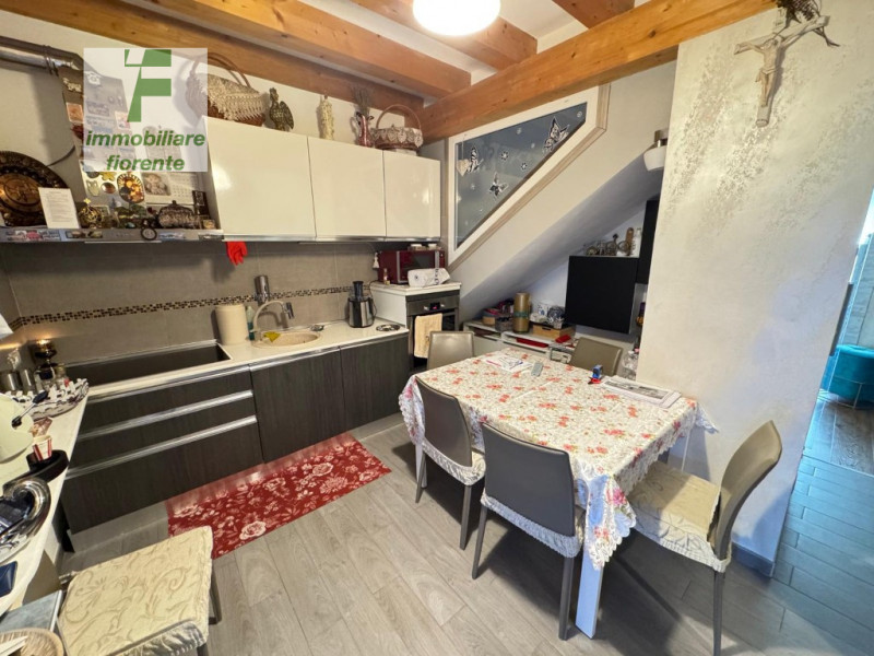 IN ZONA TRANQUILLA, MA ALLO STESSO TEMPO COMODA AI SERVIZI PORZIONE DI CASA A SCHIERA DI MQ 113 T...