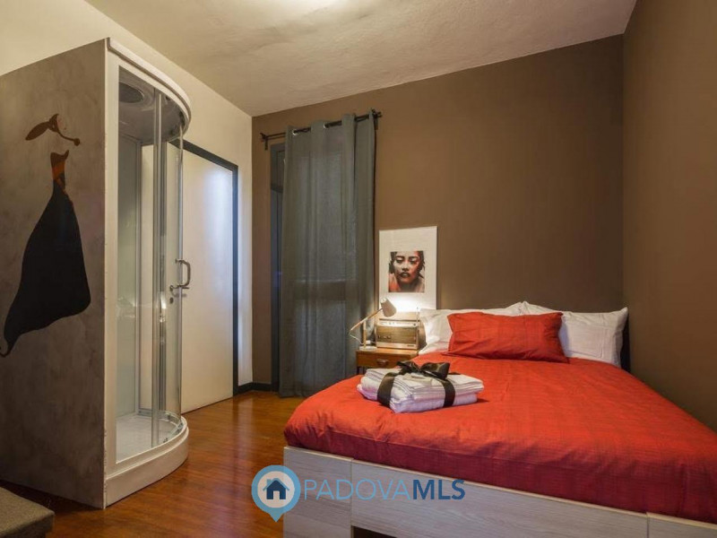 Immobile in esclusiva al Gruppo Padova MLS
OTTIMA CASA SINGOLA SU DUE LIVELLI CON GIARDINO PRIVAT...