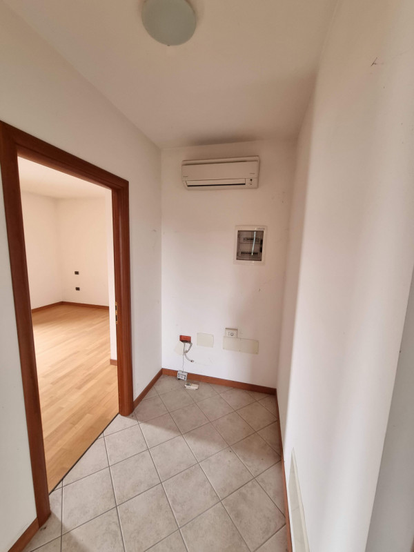 Lozzo Atestino (PD) a due passi dalla piazza principale del Paese, proponiamo in Locazione Appart...