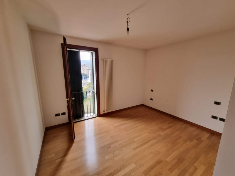 Lozzo Atestino (PD) a due passi dalla piazza principale del Paese, proponiamo in Locazione Appart...