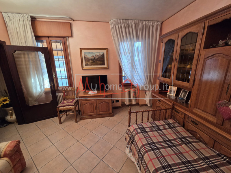 SELVAZZANO - (Rif.V063-S) - In una splendida zona tranquilla e immersa nel verde, proponiamo porz...