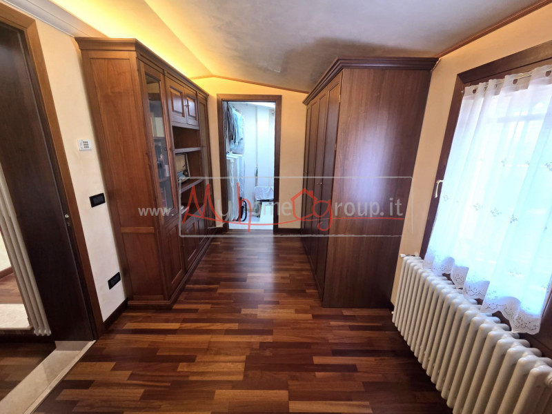 SELVAZZANO - (Rif.V063-S) - In una splendida zona tranquilla e immersa nel verde, proponiamo due ...