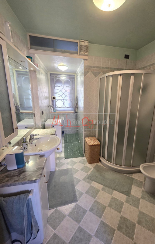 SELVAZZANO - (Rif.V063-S) - In una splendida zona tranquilla e immersa nel verde, proponiamo due ...