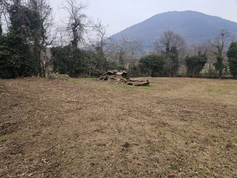 Situato nel pittoresco comune di Vò, nella tranquilla zona di Zovon, vi presentiamo un affascinan...