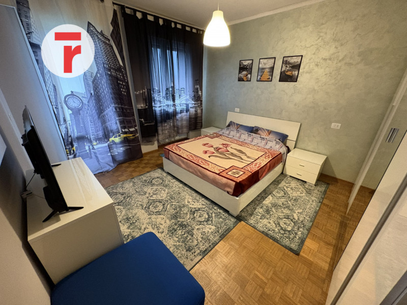 Appartamento al terzo piano con ascensore in un condominio di nove unità situato nella zona di Sa...