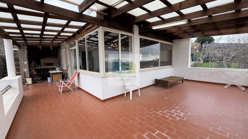 Scopri questa affascinante casa singola situata nel cuore di Serrara Fontana, precisamente nella ...