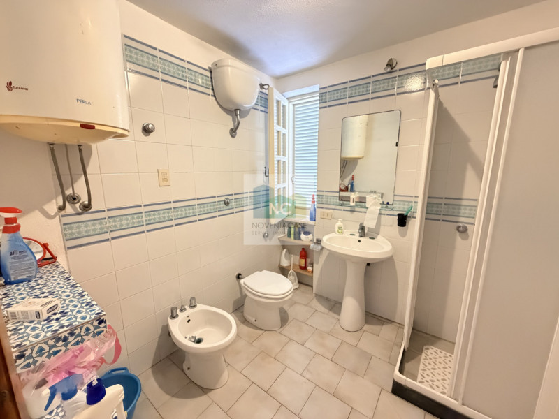 Scopri questa affascinante casa singola situata nel cuore di Serrara Fontana, precisamente nella ...