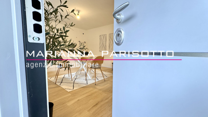 Ns. esclusiva: APPARTAMENTO APPENA RISTRUTTURATO CON GIARDINO E INGRESSO AUTONOMO SU 2 UNITÀ. 

I...