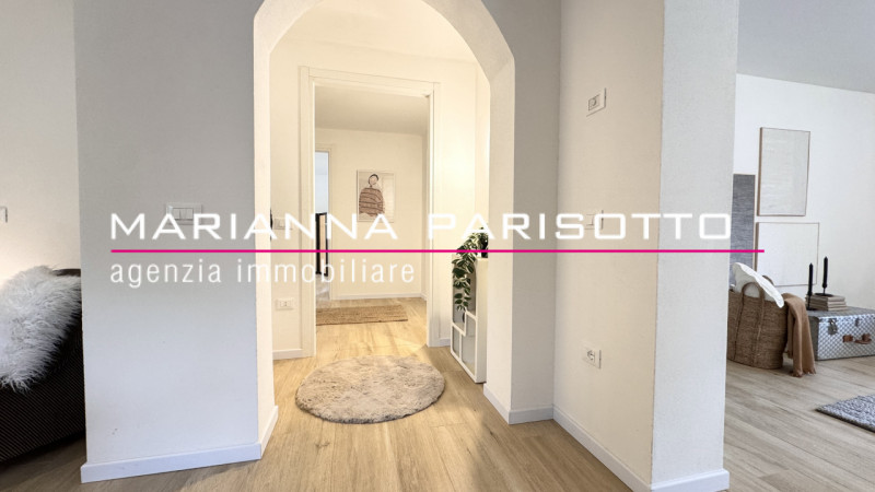 Ns. esclusiva: APPARTAMENTO APPENA RISTRUTTURATO CON GIARDINO E INGRESSO AUTONOMO SU 2 UNITÀ. 

I...