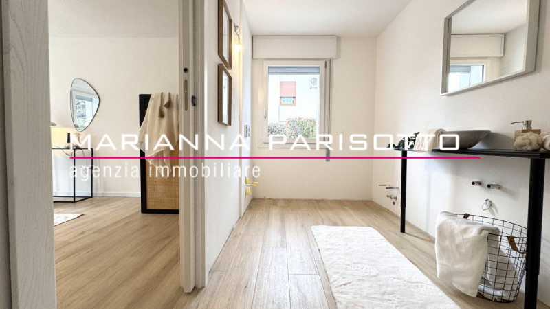 Ns. esclusiva: APPARTAMENTO APPENA RISTRUTTURATO CON GIARDINO E INGRESSO AUTONOMO SU 2 UNITÀ. 

I...