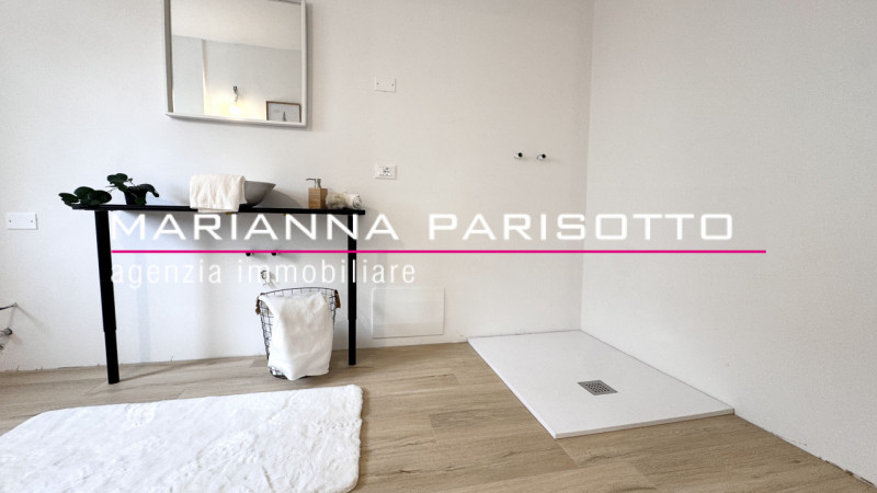 Ns. esclusiva: APPARTAMENTO APPENA RISTRUTTURATO CON GIARDINO E INGRESSO AUTONOMO SU 2 UNITÀ. 

I...