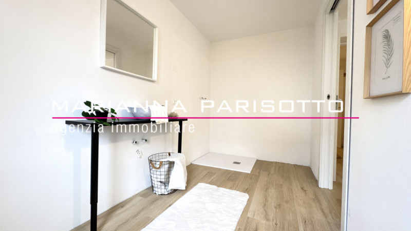 Ns. esclusiva: APPARTAMENTO APPENA RISTRUTTURATO CON GIARDINO E INGRESSO AUTONOMO SU 2 UNITÀ. 

I...