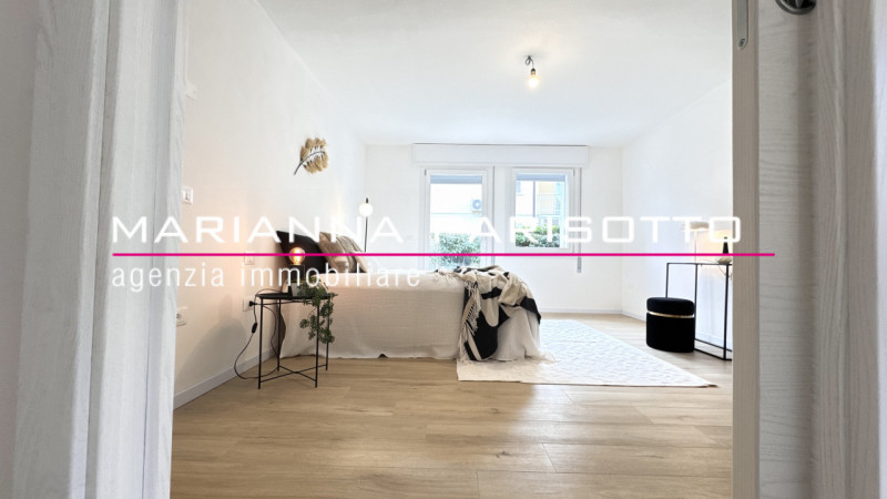 Ns. esclusiva: APPARTAMENTO APPENA RISTRUTTURATO CON GIARDINO E INGRESSO AUTONOMO SU 2 UNITÀ. 

I...