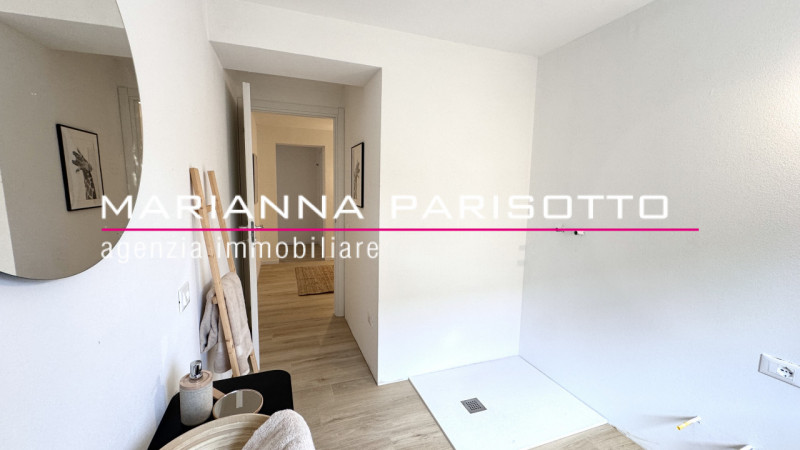 Ns. esclusiva: APPARTAMENTO APPENA RISTRUTTURATO CON GIARDINO E INGRESSO AUTONOMO SU 2 UNITÀ. 

I...