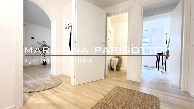 Ns. esclusiva: APPARTAMENTO APPENA RISTRUTTURATO CON GIARDINO E INGRESSO AUTONOMO SU 2 UNITÀ. 

I...