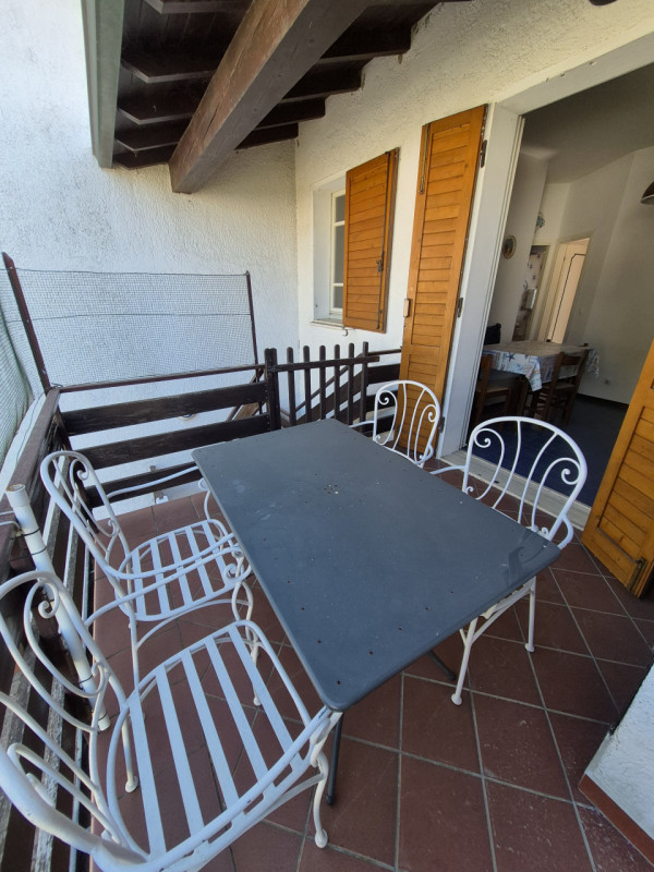 Vendesi Villino con giardino di proprietà e ingresso indipendente facente parte di un residence d...