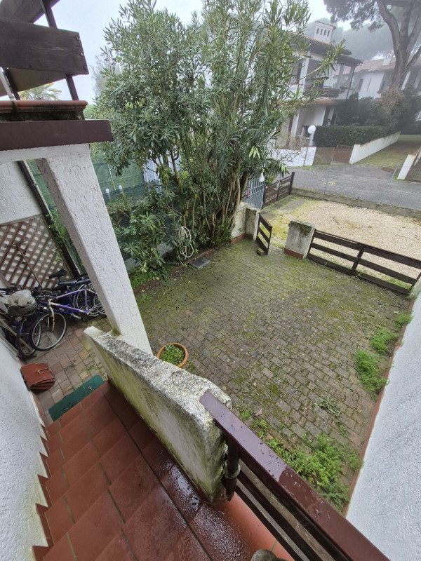 Vendesi Villino indipendente con giardino privato e ingresso indipendente facente parte di un res...