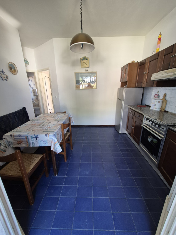 Vendesi Villino con giardino di proprietà e ingresso indipendente facente parte di un residence d...