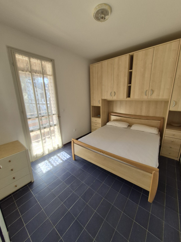 Vendesi Villino con giardino di proprietà e ingresso indipendente facente parte di un residence d...