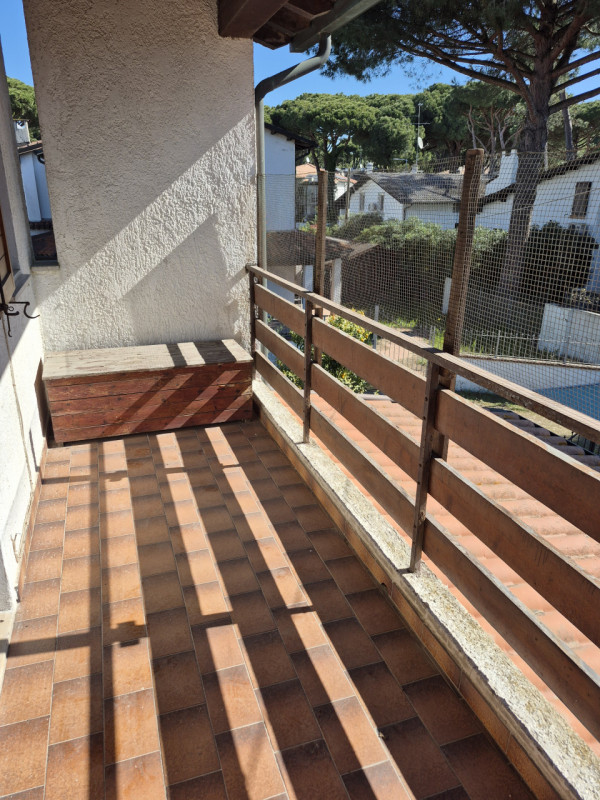 Vendesi Villino con giardino di proprietà e ingresso indipendente facente parte di un residence d...