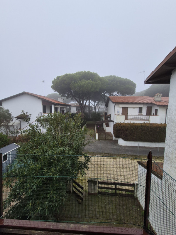 Vendesi Villino indipendente con giardino privato e ingresso indipendente facente parte di un res...