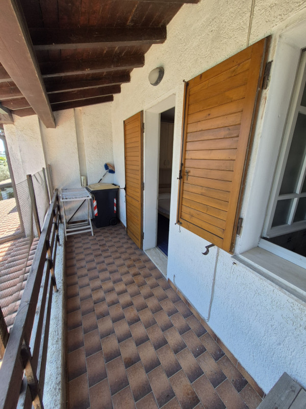 Vendesi Villino con giardino di proprietà e ingresso indipendente facente parte di un residence d...