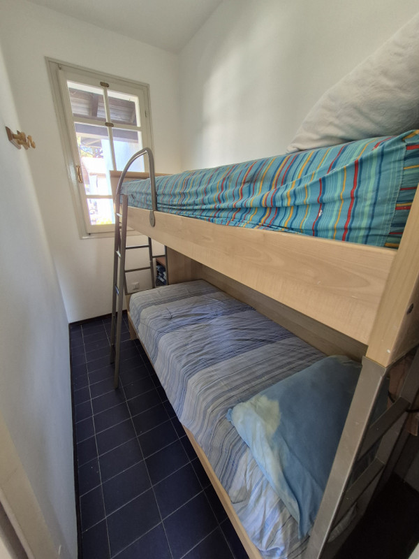 Vendesi Villino con giardino di proprietà e ingresso indipendente facente parte di un residence d...