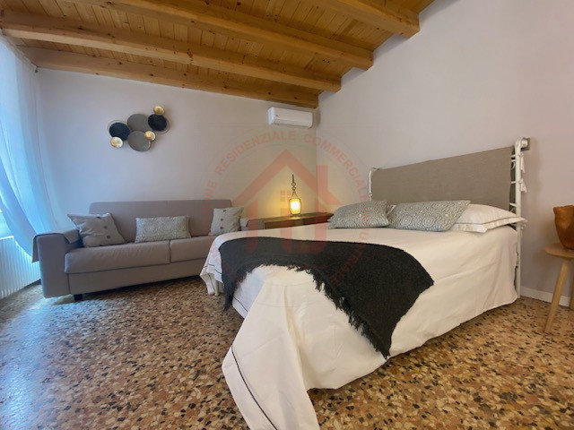 RIF. SR011 Proponiamo in vendita loft signorile in pieno centro storico di Bassano del Grappa, su...